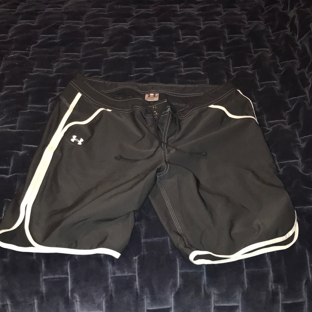 Board shorts small, size 30-31